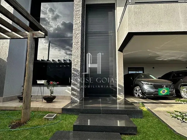 Casa com 370m² 4 quartos e 1 banheiro, à venda, no bairro Nova Suiça em Goiânia