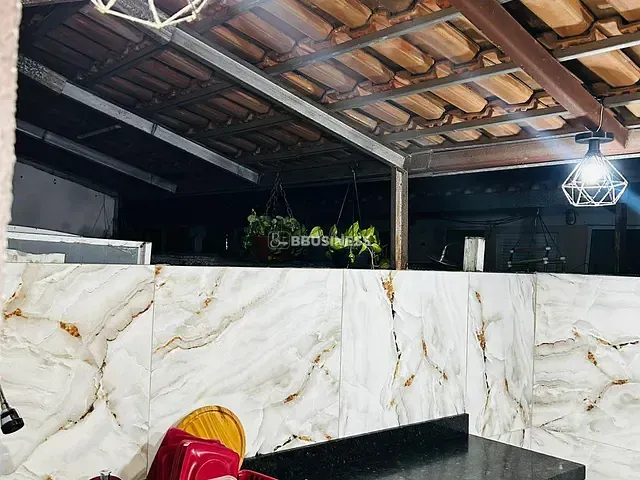 Casa 2 quartos e 1 banheiro, à venda, no bairro Parque Jóquei Club em Campos dos Goytacazes