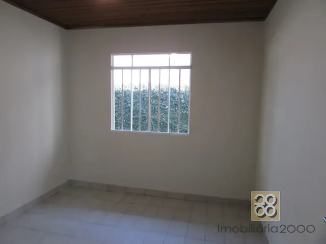 Casa 3 quartos e 1 banheiro, para alugar, no bairro Bom Retiro em Curitiba