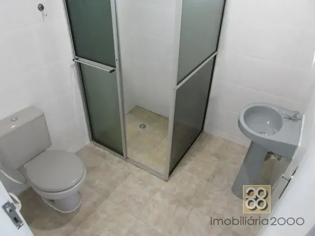 Casa 3 quartos e 1 banheiro, para alugar, no bairro Bom Retiro em Curitiba