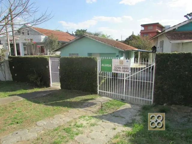 Casa 3 quartos e 1 banheiro, para alugar, no bairro Bom Retiro em Curitiba