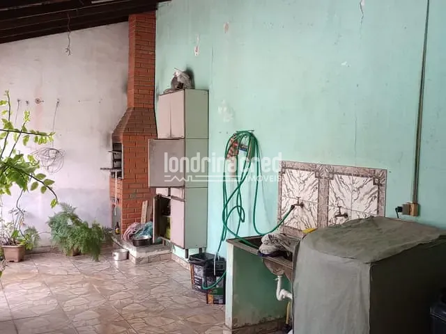 Casa com 253m² 3 quartos e 2 banheiros, à venda, no bairro Conjunto Habitacional José Giordano em Londrina