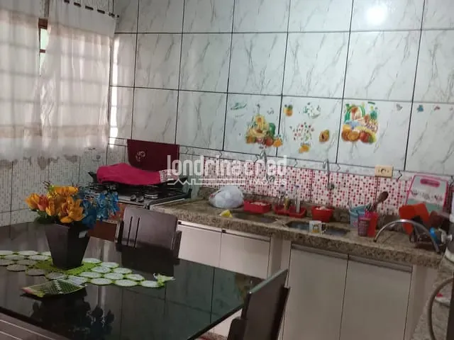 Casa com 253m² 3 quartos e 2 banheiros, à venda, no bairro Conjunto Habitacional José Giordano em Londrina