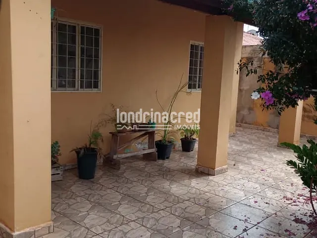 Casa com 253m² 3 quartos e 2 banheiros, à venda, no bairro Conjunto Habitacional José Giordano em Londrina