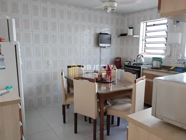 Casa 4 quartos e 4 banheiros, à venda, no bairro Vila Nova em Porto Alegre