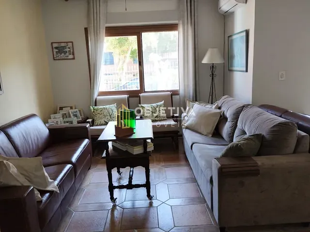 Casa 4 quartos e 4 banheiros, à venda, no bairro Vila Nova em Porto Alegre