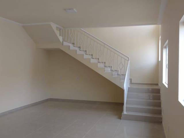 Casa com 150m² 3 quartos e 1 banheiro, à venda, no bairro Jardim Imperial em Pindamonhangaba