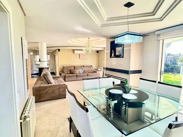 Casa 4 quartos e 5 banheiros, à venda, no bairro Esplanada em Caxias do Sul
