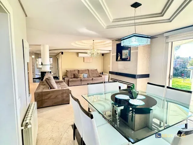 Casa 4 quartos e 5 banheiros, à venda, no bairro Esplanada em Caxias do Sul