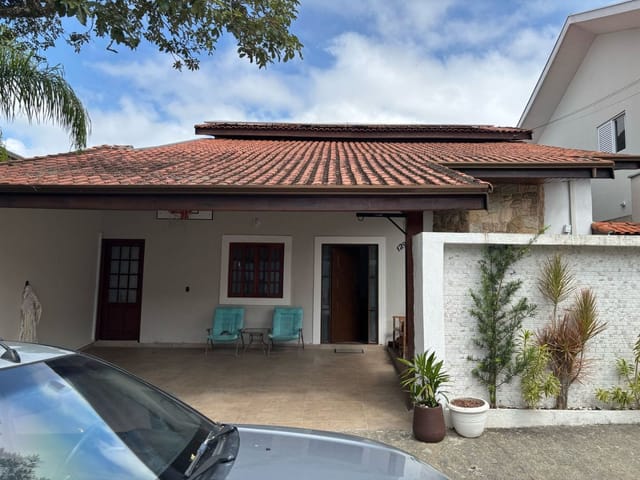 Casa com 252m² 4 quartos e 2 banheiros, à venda, no bairro Urbanova em São José dos Campos