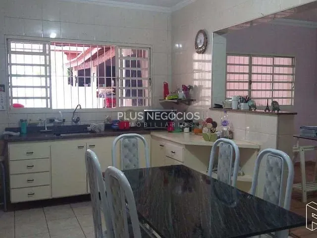 Casa com 250m² 3 quartos e 4 banheiros, à venda, no bairro Wanel Ville em Sorocaba