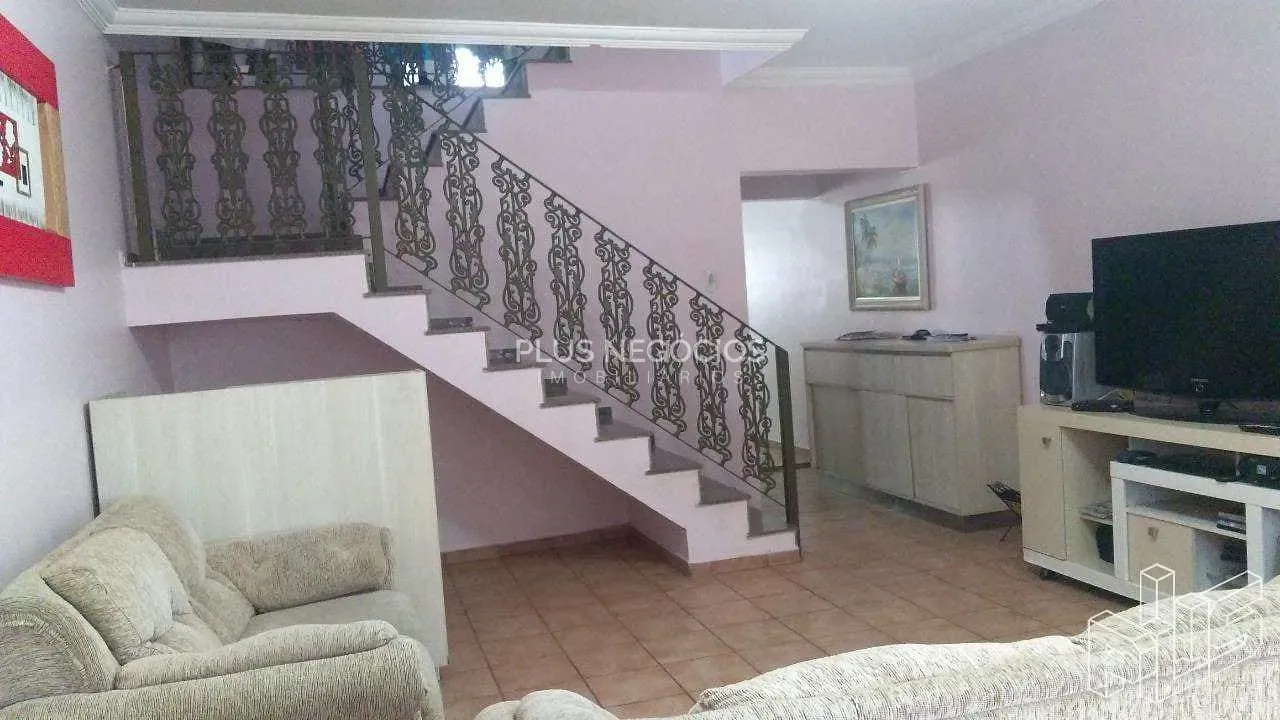 Casa, 3 quartos, 250 m² - Foto 1