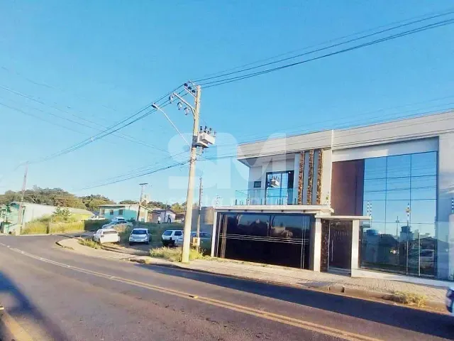 Casa com 506m² 3 quartos e 3 banheiros, à venda, no bairro Santo Antônio em Chapecó