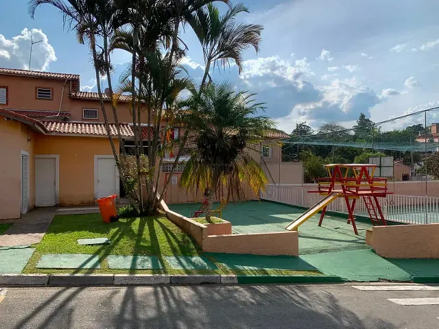 Casa 2 quartos e 2 banheiros, à venda, no bairro Jardim Petrópolis em Cotia