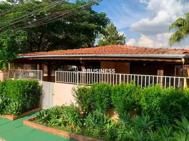 Casa 2 quartos e 2 banheiros, à venda, no bairro Jardim Petrópolis em Cotia