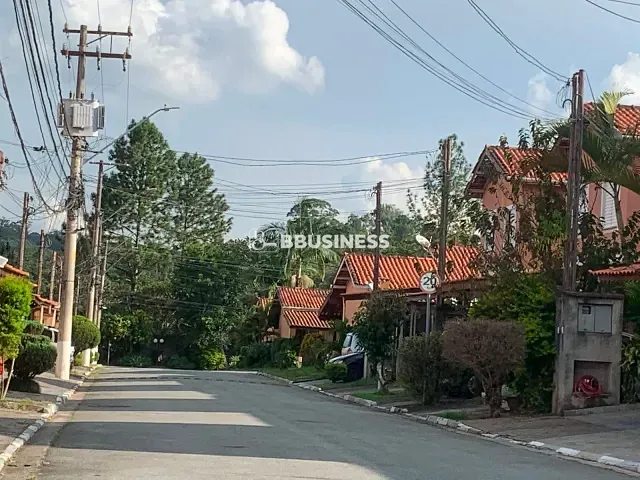 Casa 2 quartos e 2 banheiros, à venda, no bairro Jardim Petrópolis em Cotia