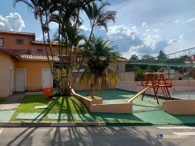 Casa 2 quartos e 2 banheiros, à venda, no bairro Jardim Petrópolis em Cotia