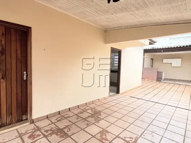 Casa 3 quartos e 2 banheiros, à venda, no bairro Jardim Monções em Londrina