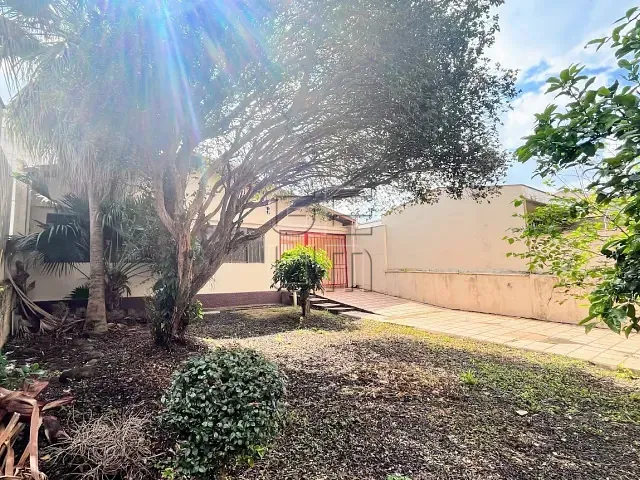 Casa 3 quartos e 2 banheiros, à venda, no bairro Jardim Monções em Londrina