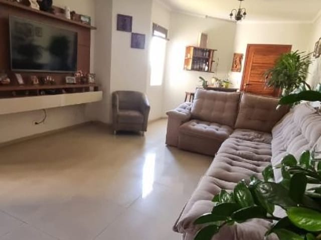 Casa com 170m² 3 quartos e 4 banheiros, à venda, no bairro Jardim Rio das Pedras em Cotia