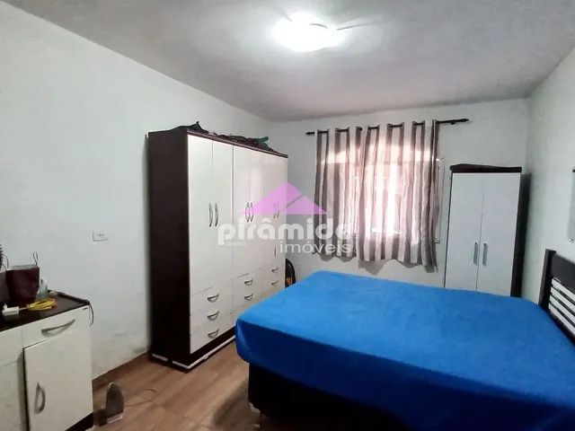 Casa com 210m² 2 quartos e 2 banheiros, à venda, no bairro Eugênio de Mello em São José Dos Campos