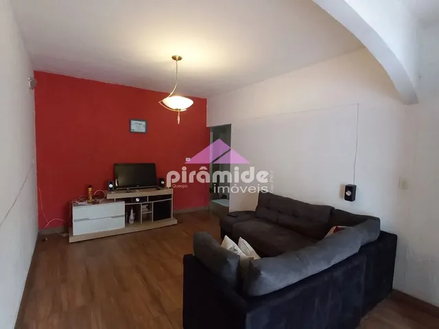 Casa com 210m² 2 quartos e 2 banheiros, à venda, no bairro Eugênio de Mello em São José Dos Campos