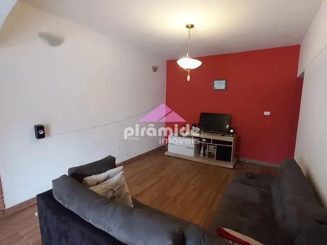 Casa com 210m² 2 quartos e 2 banheiros, à venda, no bairro Eugênio de Mello em São José Dos Campos