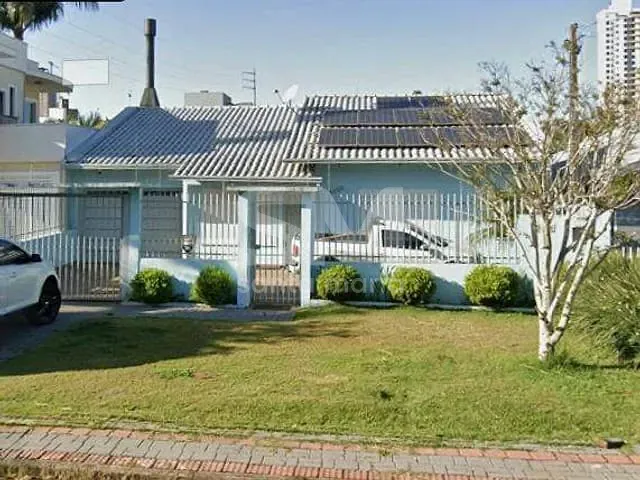 Casa com 375m² 3 quartos e 3 banheiros, à venda, no bairro Presidente Médici em Chapecó