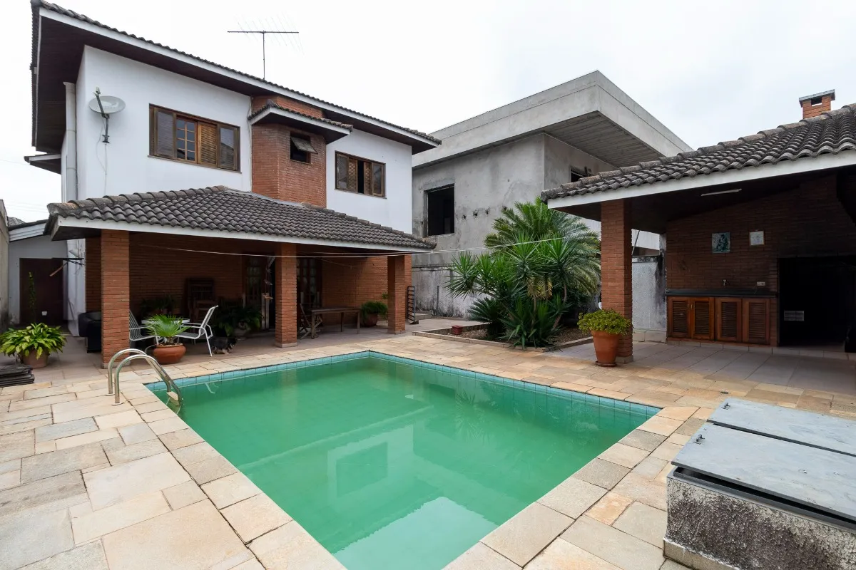 Casa no condomínio Condomínio Residencial Morada Das Flores para venda com 4 quartos, sendo 2 suítes, 268m²