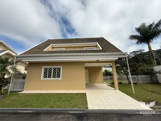 Casa com 300m² 4 quartos e 3 banheiros, para alugar, no bairro Butiatuvinha em Curitiba