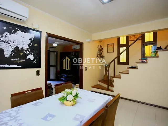 Casa 4 quartos e 3 banheiros, à venda, no bairro Moinhos de Vento em Porto Alegre
