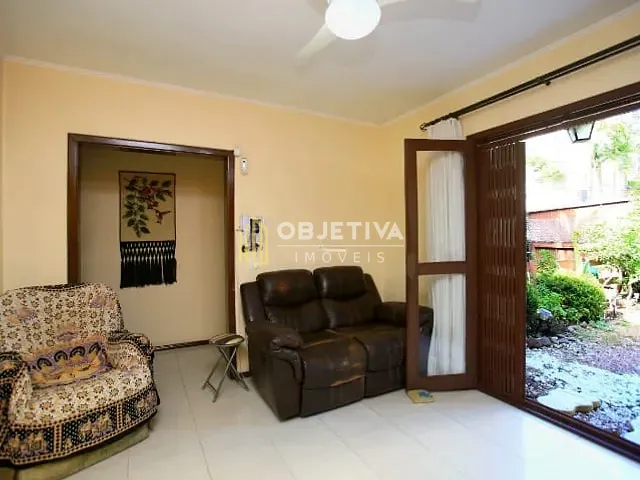 Casa 4 quartos e 3 banheiros, à venda, no bairro Moinhos de Vento em Porto Alegre