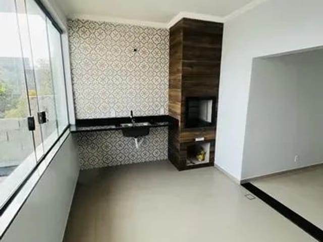 Casa com 300m² 3 quartos e 2 banheiros, à venda, no bairro Residencial Village Santana em Guaratinguetá