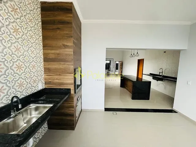 Casa com 300m² 3 quartos e 2 banheiros, à venda, no bairro Residencial Village Santana em Guaratinguetá