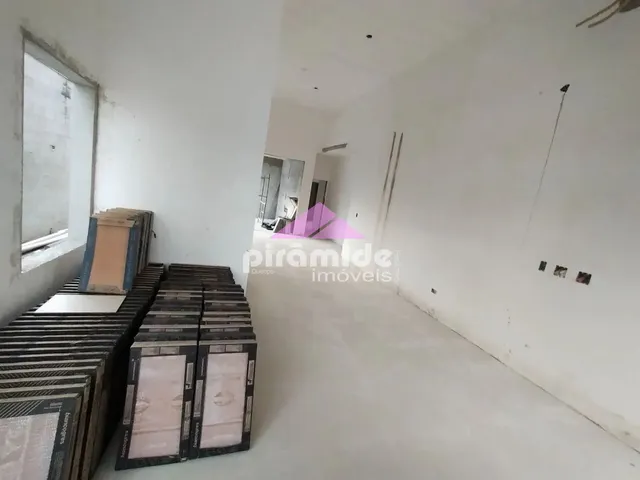 Casa com 300m² 3 quartos e 2 banheiros, à venda, no bairro Condomínio Terras do Vale em Caçapava