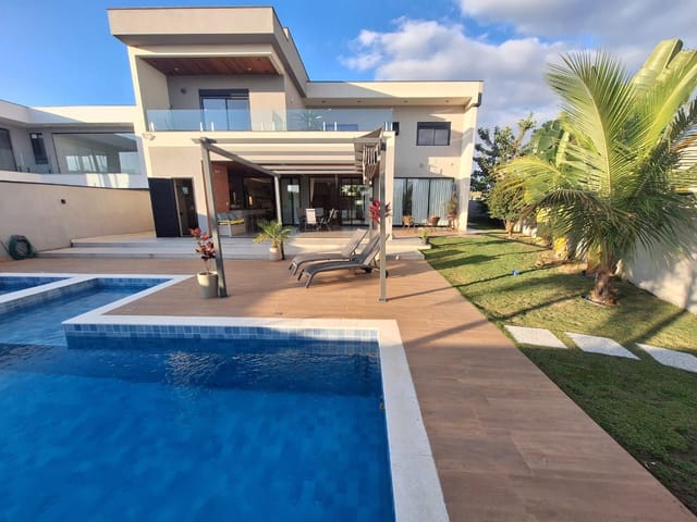 Casa com 664m² 3 quartos e 4 banheiros, à venda ou para alugar, no bairro Condomínio Residencial Colinas do Paratehy em São José dos Campos