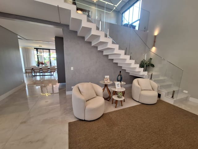 Casa com 664m² 3 quartos e 4 banheiros, à venda ou para alugar, no bairro Condomínio Residencial Colinas do Paratehy em São José dos Campos
