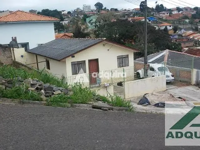 Casa com 231m², à venda, no bairro Uvaranas em Ponta Grossa