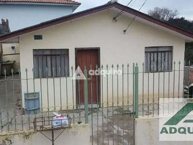 Casa com 231m², à venda, no bairro Uvaranas em Ponta Grossa