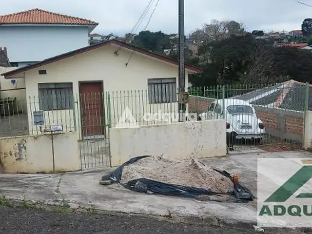 Casa com 231m², à venda, no bairro Uvaranas em Ponta Grossa