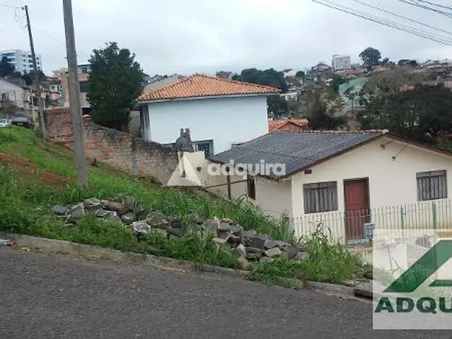 Casa com 231m², à venda, no bairro Uvaranas em Ponta Grossa