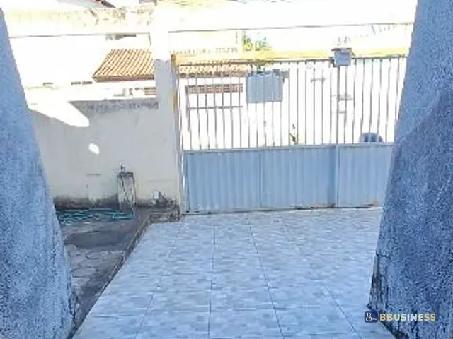 Casa 4 quartos e 2 banheiros, à venda, no bairro Parque Rosário em Campos dos Goytacazes