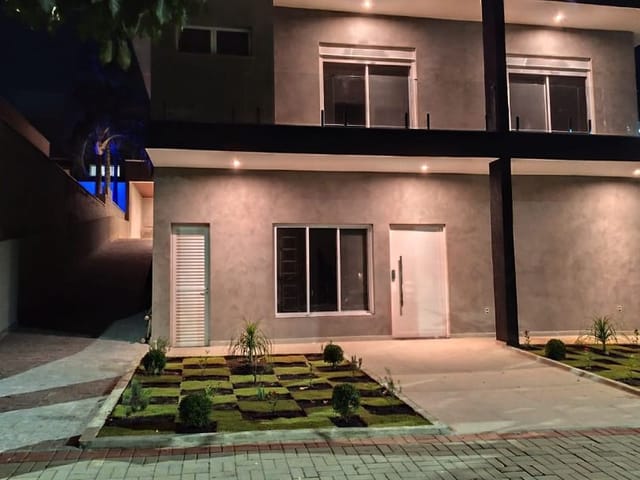 Casa com 450m² 4 quartos e 5 banheiros, à venda, no bairro Condomínio Residencial Jaguary em São José dos Campos