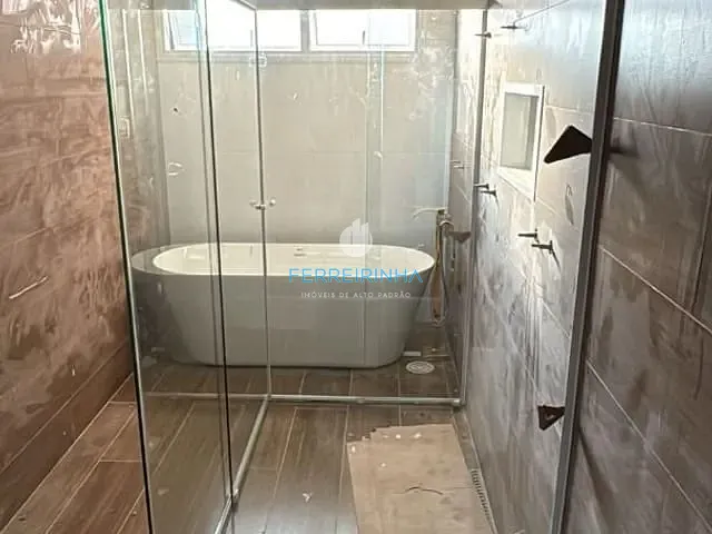 Casa com 450m² 4 quartos e 5 banheiros, à venda, no bairro Condomínio Residencial Jaguary em São José dos Campos