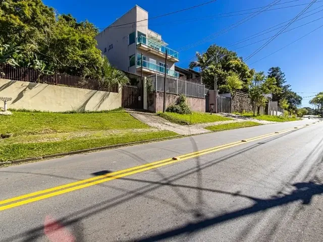 Casa com 530m² 3 quartos e 3 banheiros, à venda, no bairro Santa Cândida em Curitiba
