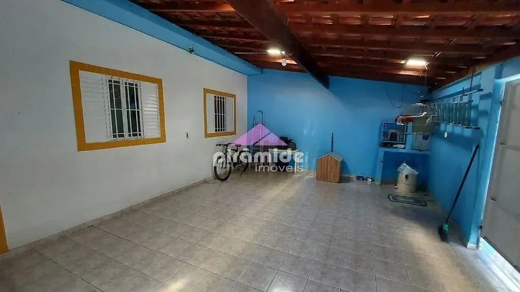 Casa, 3 quartos, 131 m² - Foto 1