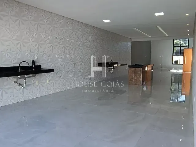 Casa com 300m² 3 quartos e 3 banheiros, à venda, no bairro Parque Veiga Jardim em Aparecida de Goiânia