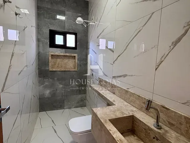 Casa com 300m² 3 quartos e 3 banheiros, à venda, no bairro Parque Veiga Jardim em Aparecida de Goiânia