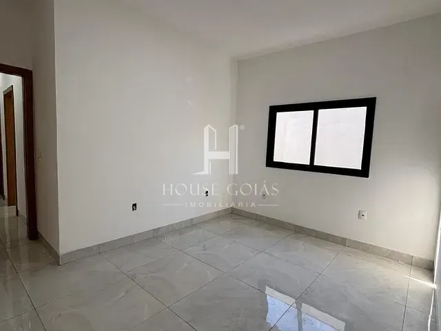 Casa com 300m² 3 quartos e 3 banheiros, à venda, no bairro Parque Veiga Jardim em Aparecida de Goiânia