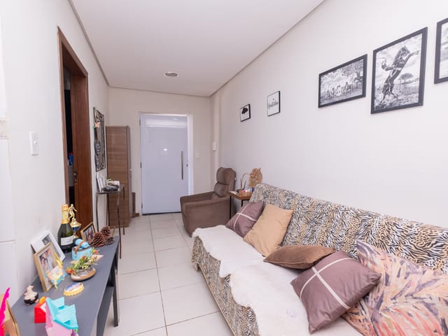 Casa com 225m² 3 quartos e 2 banheiros, à venda, no bairro Laranjal em Pelotas